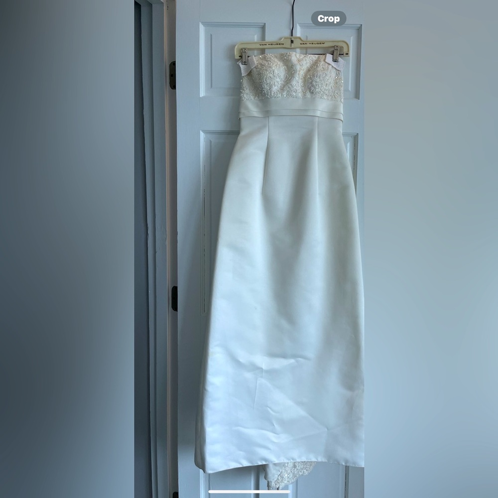 Strapless wedding dress